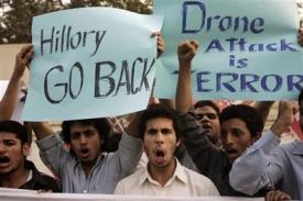 Pakistanis protest Hillary Clinton's visit, demanding an explanation for illegal drone attacks
