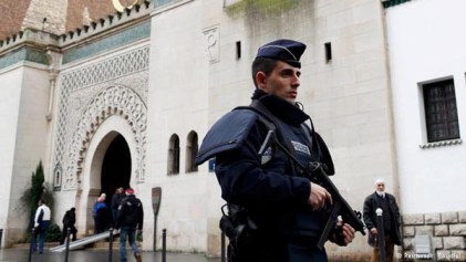 France_Shut_Mosques